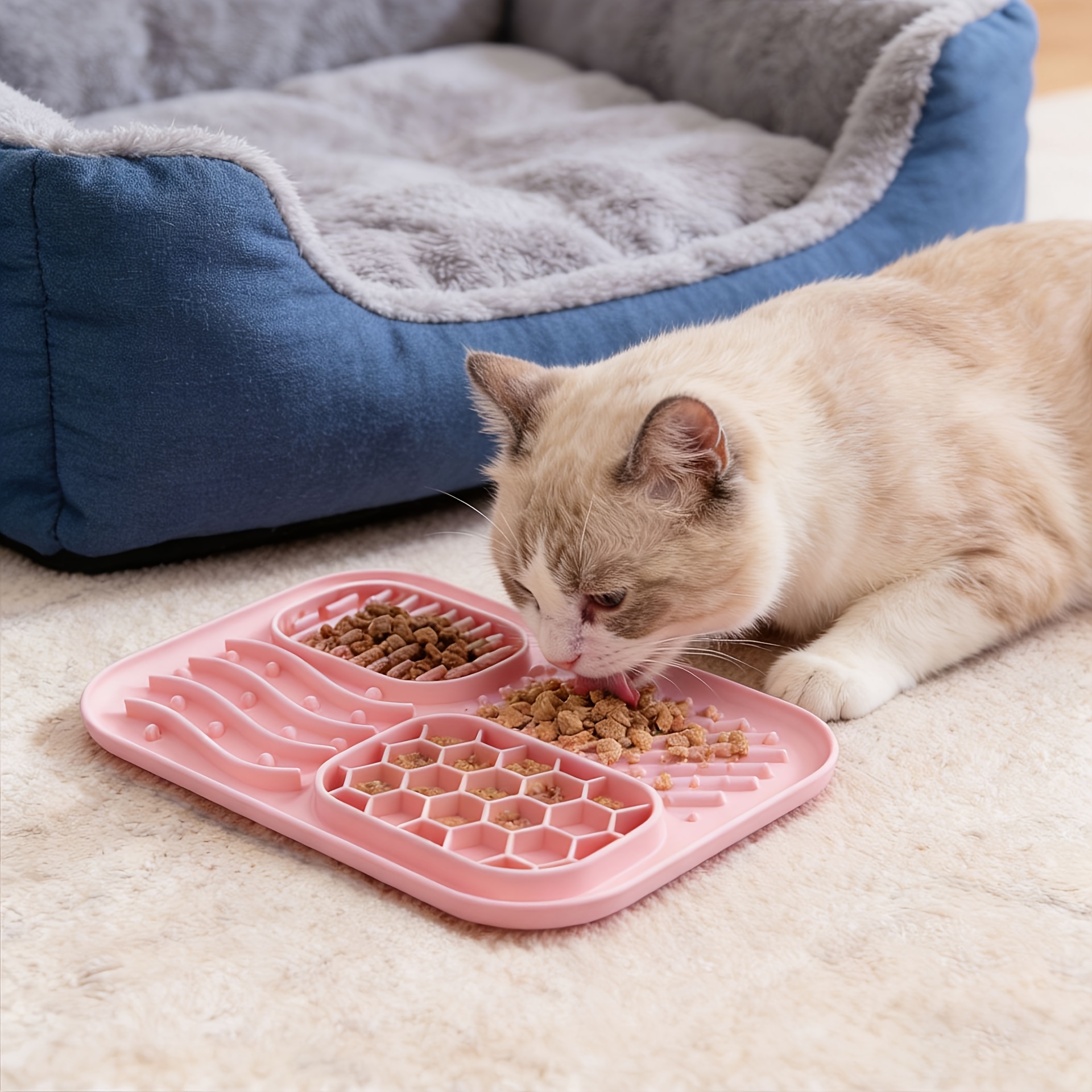 1pc Soft Silicone Pet Licking Mat, Slow Feeder Bowl for Cats And Dogs, Wear-Resistant And Bite-Resistant, Dishwasher Safe, Multi-Functional Divided Mat, Compatible with Various Foods, Multiple Colors Available, Christmas And Halloween Gift